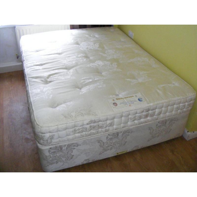 Sleepeezee king size divan bed with 4 drawers - can deliver