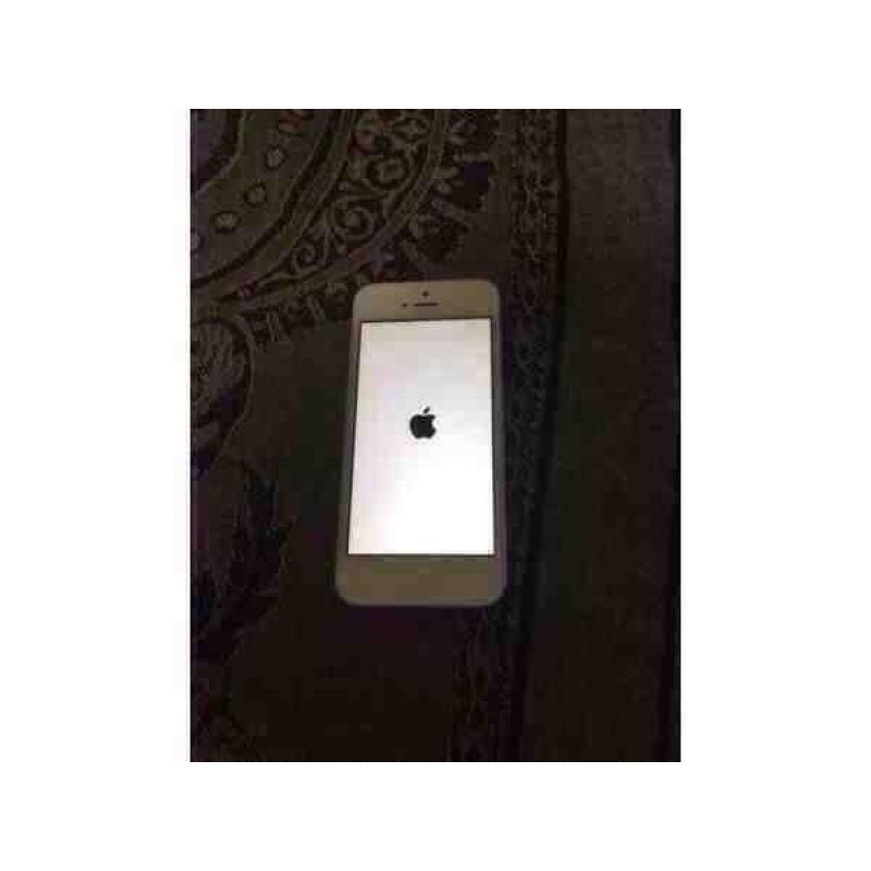 Apple iphone 5 in brand condition for sale !! Unlocked silver colour