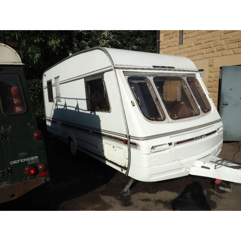 4 BIRTH TOURING CARAVAN SWIFT CHALLENGER 450 SE WITH LARGE AWNING AND EXTRAS
