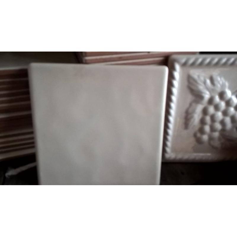 APPROXIMATELY 100 CREAM TILES ALL 150mm x 150mm