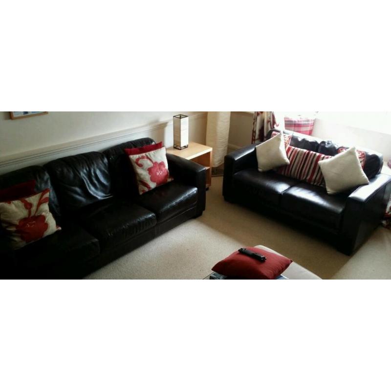 Leather sofa suite (2 seater & 3 seater)