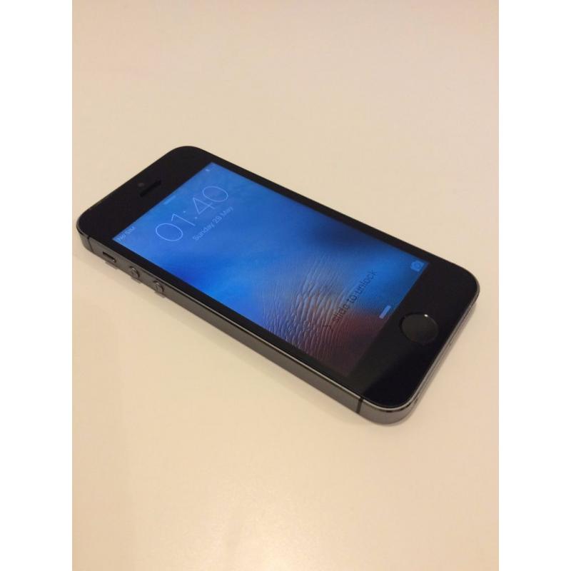 iPhone 5s 32GB Grey Unlocked - Excellent Condition