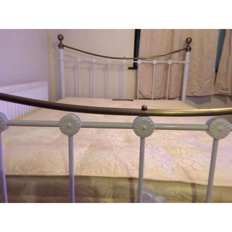 Kingsize 5ft bed frame with quality mattress-Free delivery