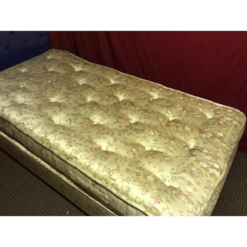 SINGLE DIVAN BED WITH MATTRESS AND HEADBOARD ,CAN DELIVER