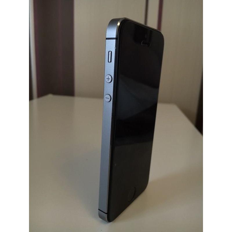 iPhone 5s 64GB Space Grey - Unlocked to any network