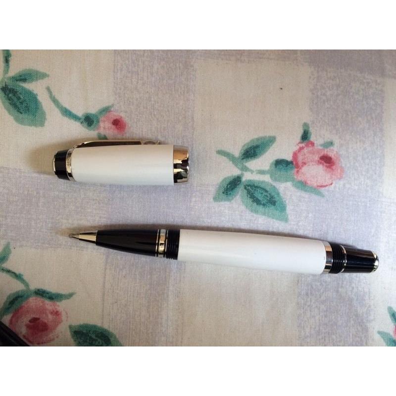 Mont Blanc pen with box