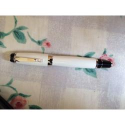 Mont Blanc pen with box