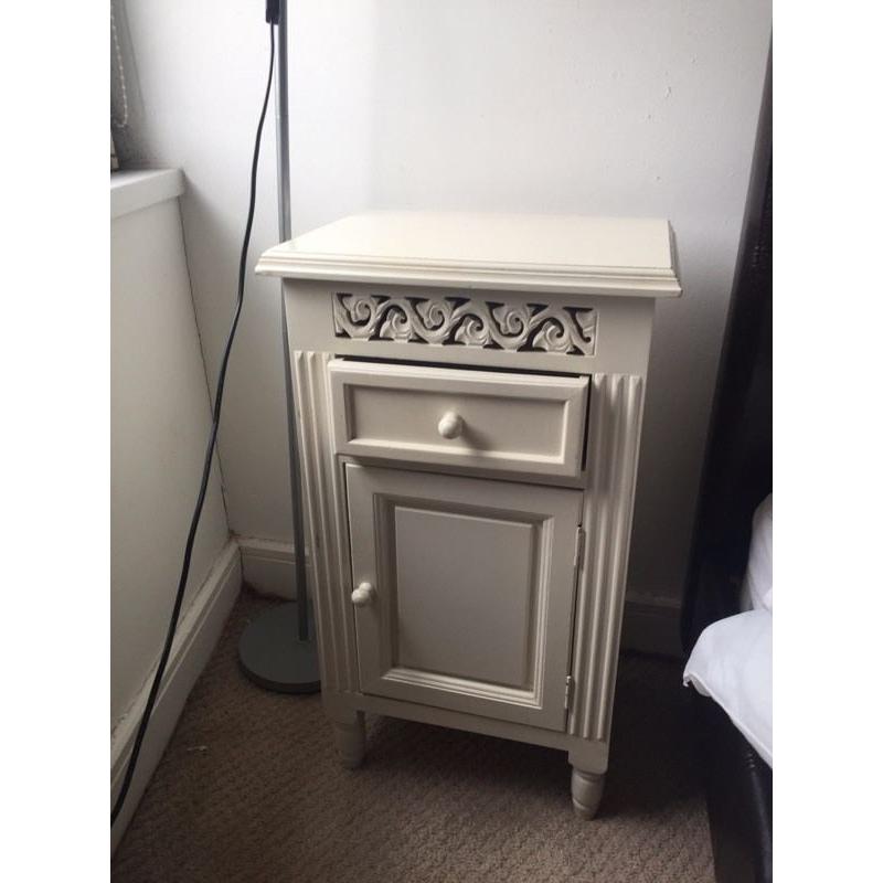 Shabby chic style unit