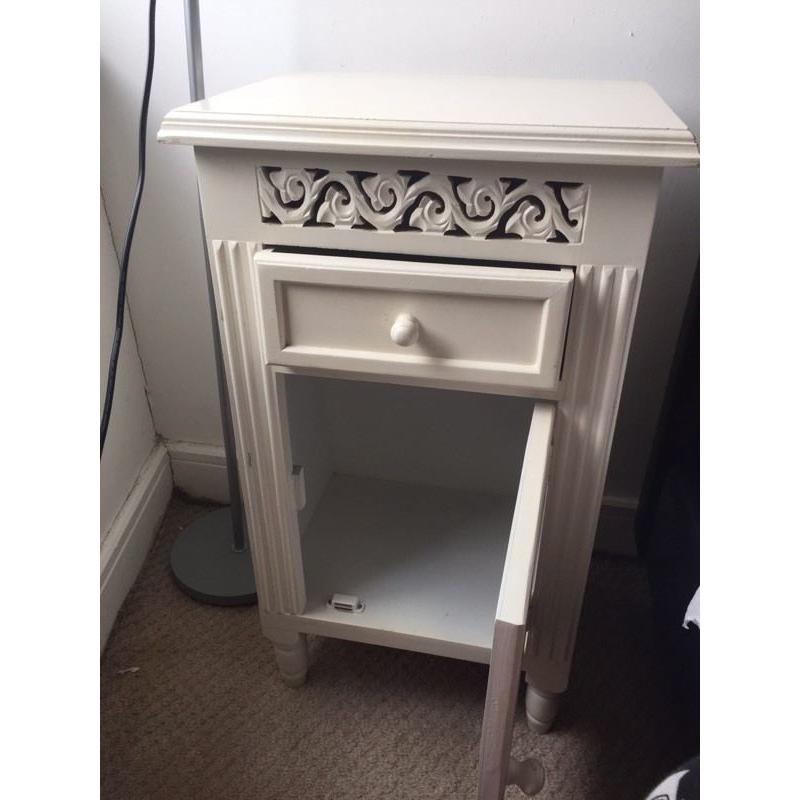 Shabby chic style unit