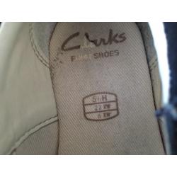 Girls Clarks Black Shoes Size 5.5