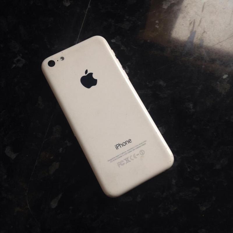 Iphone 5c- Not turning On- Good condition (Faulty)