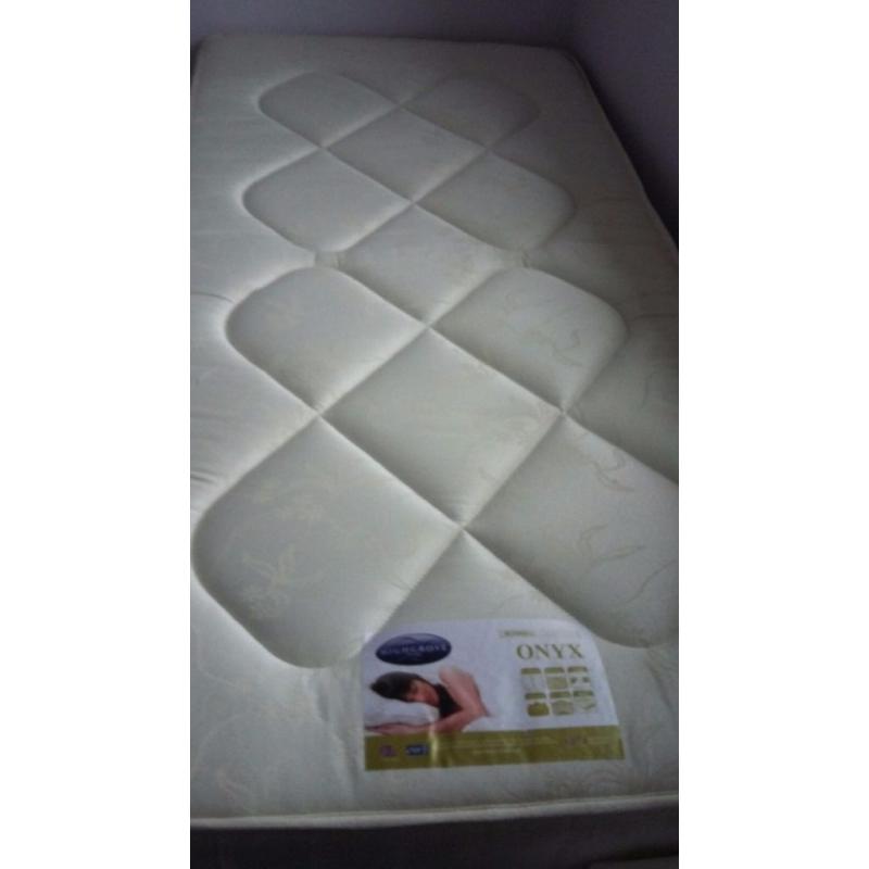 Single divan with mattress