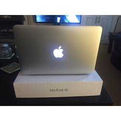 2015 11-inch MacBook Air 4GB *Barely used*