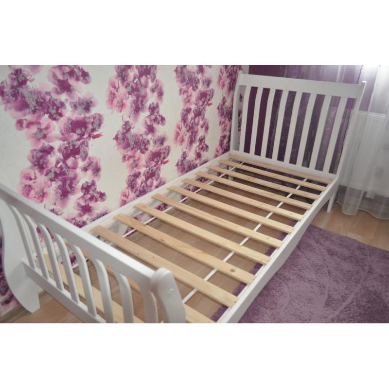 Single Bed Frame-White,Pine,3FT Size, Solid Wood ,Perfect condition