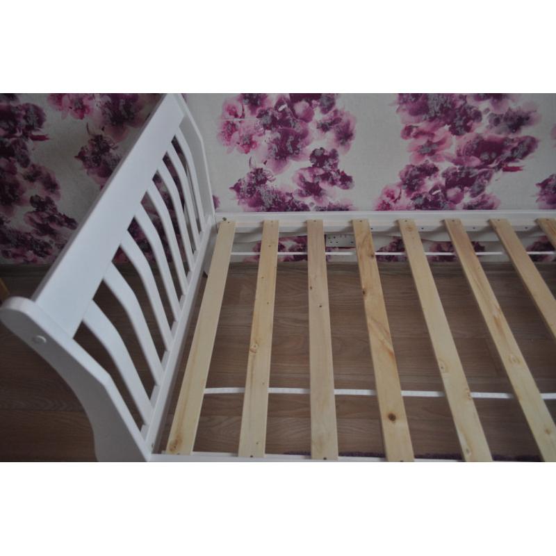 Single Bed Frame-White,Pine,3FT Size, Solid Wood ,Perfect condition