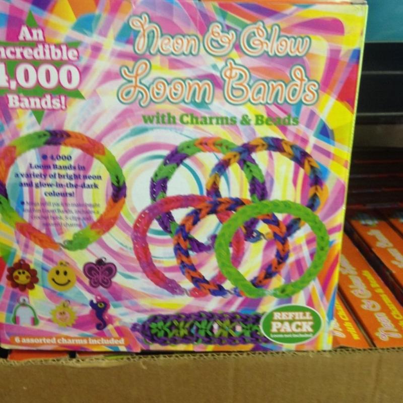 16 boxes of 4000 neon and glow loom bands