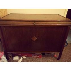 Large 1930s Wooden Trunk/Chest/Bedding Box on castors. Good condition. Upcycling project.