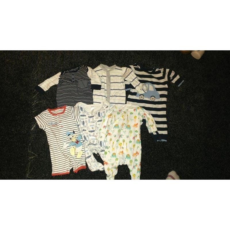 New Born Baby clothes bundle - Boy - 4 pics