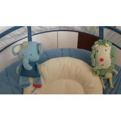 Baby bouncer seat (plays music and vibrates)