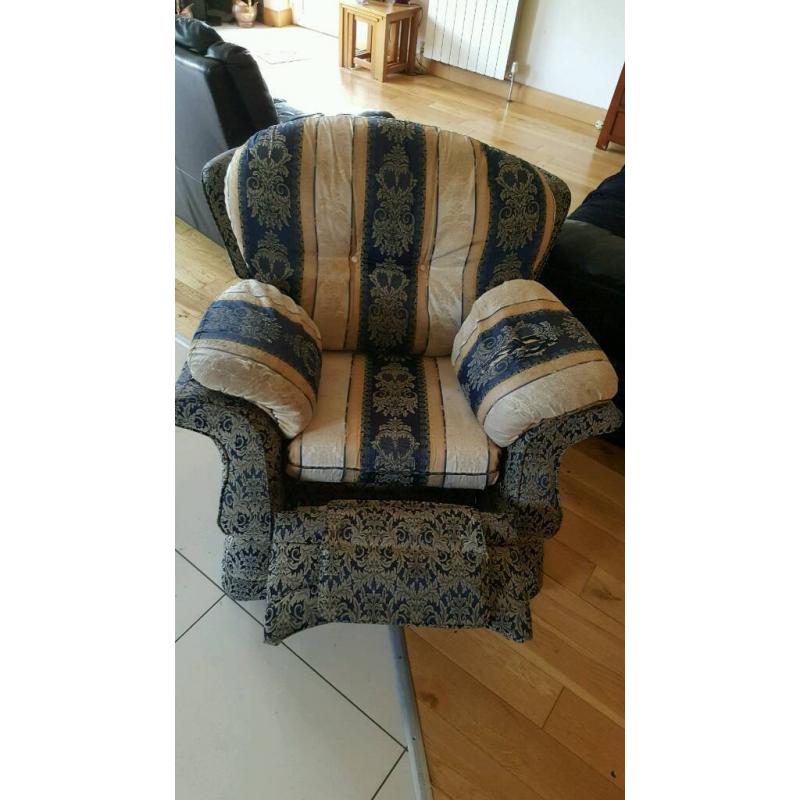 Single reclining chair