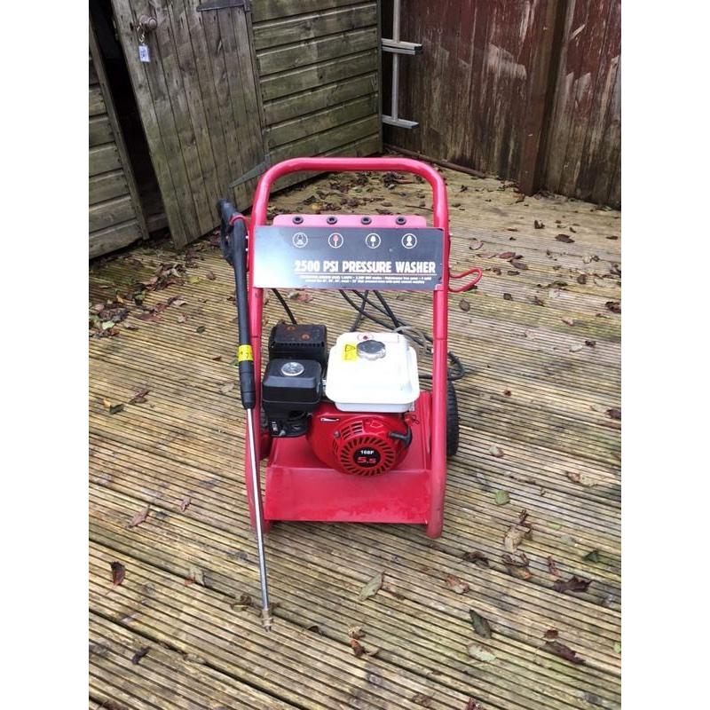 Petrol pressure washer